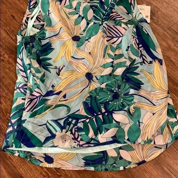 Liz Claiborne Floral Faux Wrap Sleeveless Blouse - Picture 10 of 11